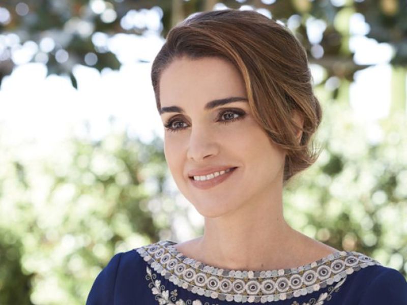الملكة رانيا العبدالله تؤكد حبها لزوجها بصورة قديمة عبر انستغرام وعبارات من الغزل
